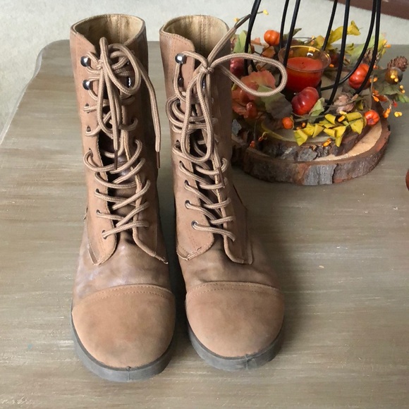 womens brown combat style boots